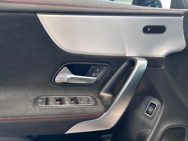 MERCEDES-BENZ CLA 200 usata, con Servosterzo