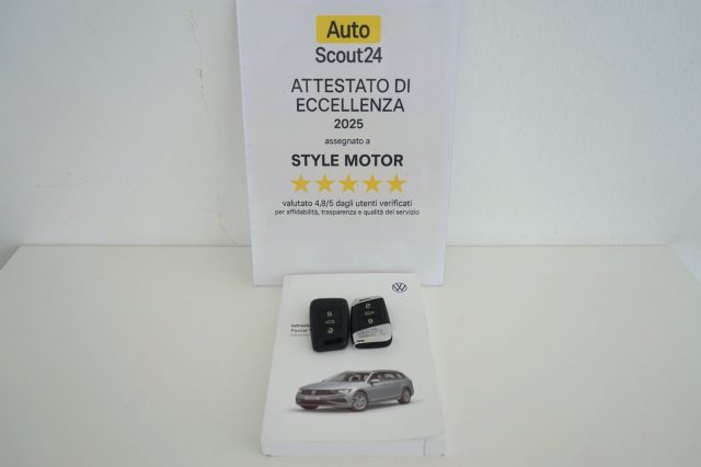 VOLKSWAGEN Passat Variant usata, con Volante in pelle