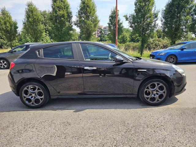 ALFA ROMEO Giulietta usata, con Autoradio