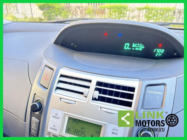 TOYOTA Yaris usata 33