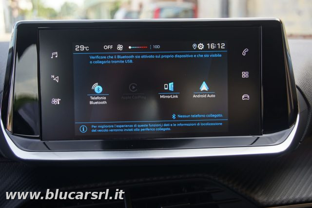 PEUGEOT 208 usata, con Sedile posteriore sdoppiato