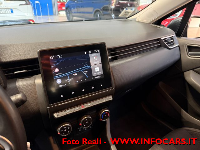 RENAULT Clio usata, con Touch screen