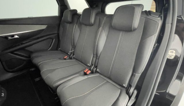 PEUGEOT 5008 usata, con Sistema di navigazione