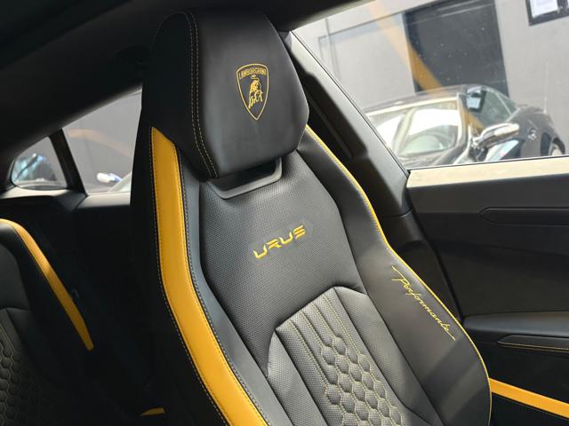 LAMBORGHINI Urus usata, con Touch screen