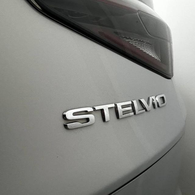 ALFA ROMEO Stelvio usata, con Autoradio digitale