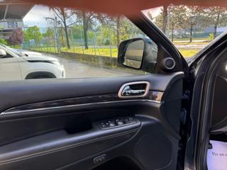 JEEP Grand Cherokee usata, con Autoradio