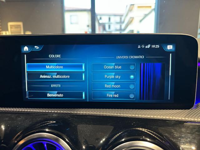 MERCEDES-BENZ A 200 usata, con Touch screen