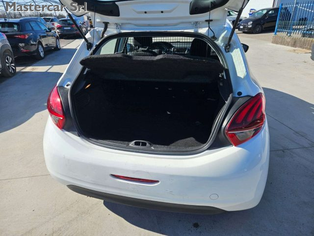 PEUGEOT 208 usata, con MP3