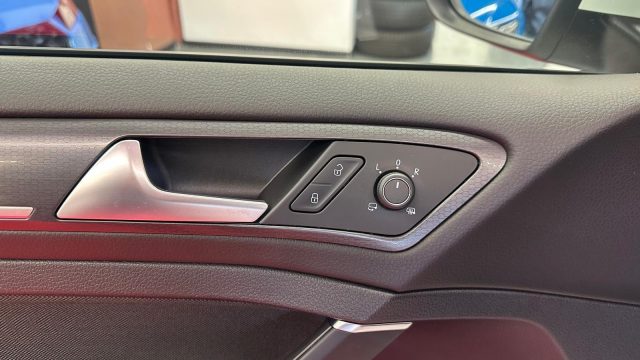 VOLKSWAGEN Golf GTI usata, con Controllo trazione