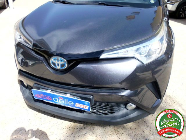 TOYOTA C-HR usata, con Specchietti laterali elettrici