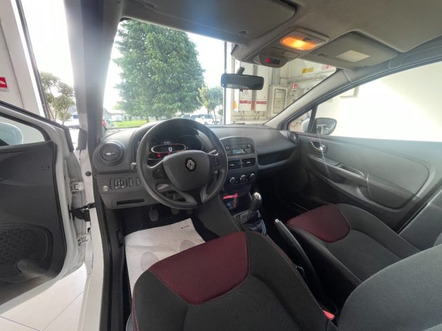 RENAULT Clio usata, con USB