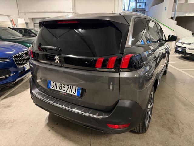 PEUGEOT 5008 usata, con Cerchi in lega