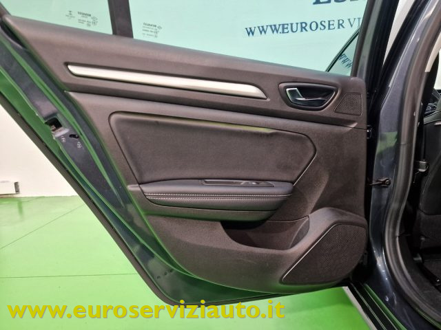 RENAULT Megane usata, con Telecamera per parcheggio assistito