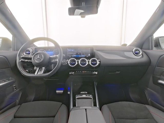 MERCEDES-BENZ GLA 180 usata, con Boardcomputer
