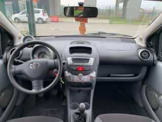 TOYOTA Aygo usata 12