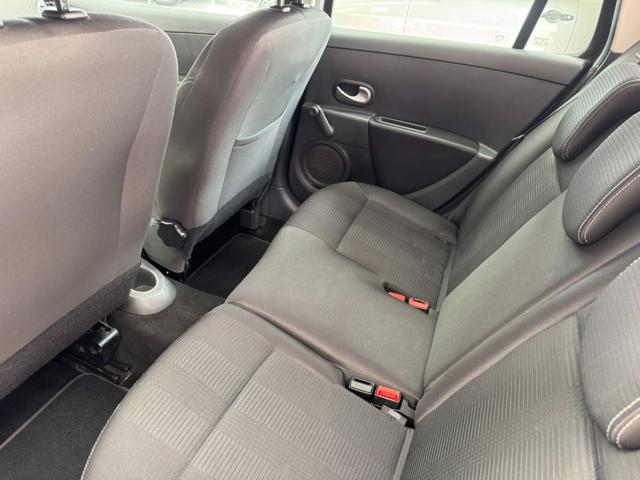 RENAULT Clio usata, con Hill holder