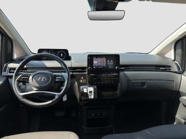 HYUNDAI Staria usata 12