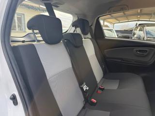 TOYOTA Yaris usata 24