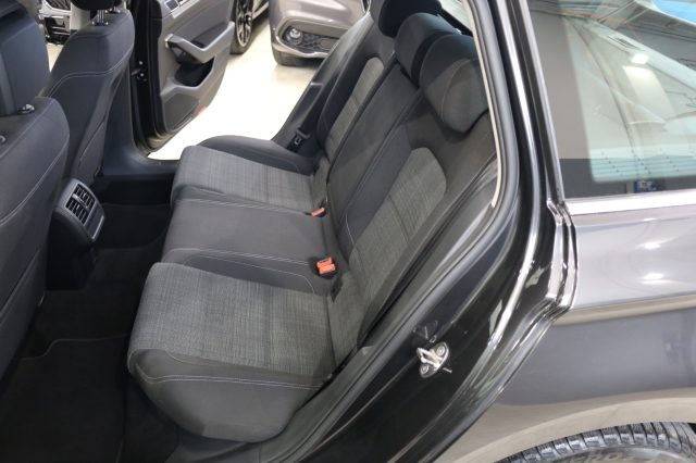 VOLKSWAGEN Passat Variant usata, con Controllo automatico clima