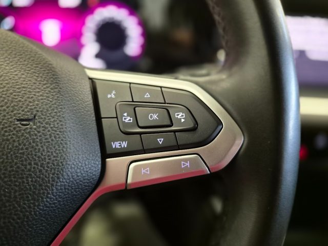 VOLKSWAGEN Golf usata, con Touch screen