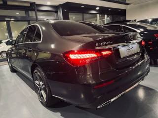 MERCEDES-BENZ E 300 usata, con Alzacristalli elettrici