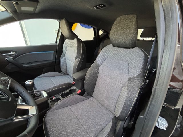 RENAULT Captur usata, con Bracciolo