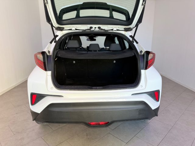 TOYOTA C-HR usata 9