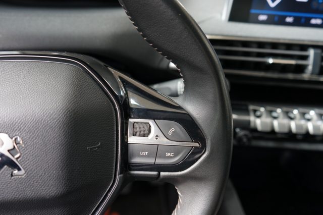 PEUGEOT 3008 usata, con Sensore di luce