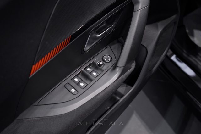 PEUGEOT 2008 usata, con Cruise Control