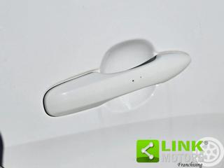 TOYOTA Yaris usata, con Autoradio digitale