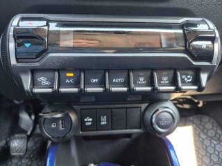 SUZUKI Ignis usata, con Autoradio digitale