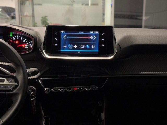PEUGEOT 208 usata, con Lettore CD