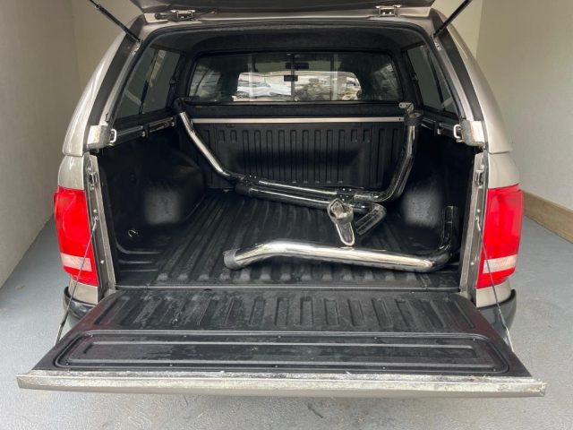 VOLKSWAGEN Amarok usata, con Autoradio