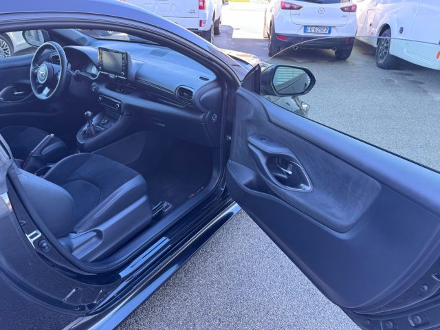 TOYOTA Yaris usata, con Vetri oscurati