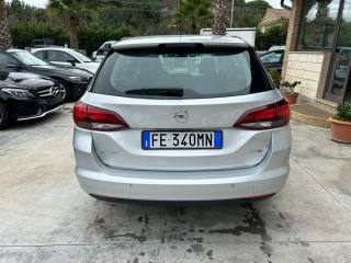 OPEL Astra usata, con Autoradio