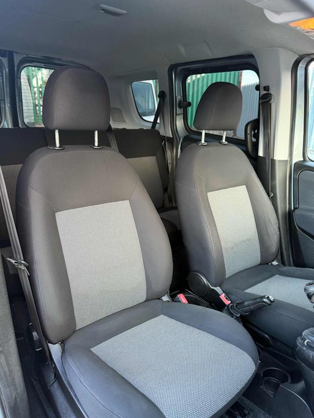 FIAT Doblo usata, con Sedile posteriore sdoppiato