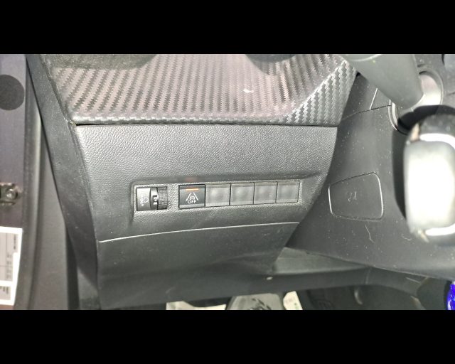 PEUGEOT 2008 usata, con Sensori di parcheggio posteriori