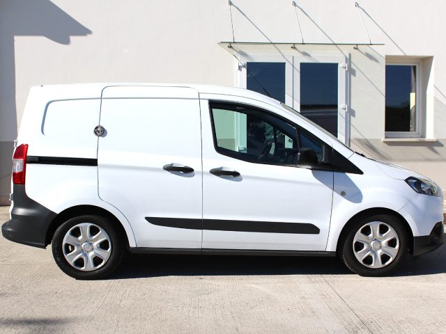 FORD Transit Courier usata, con Boardcomputer