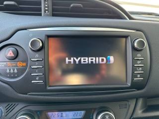 TOYOTA Yaris usata, con Touch screen
