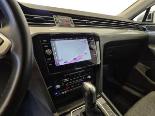 VOLKSWAGEN Passat Variant usata, con Volante in pelle