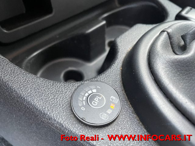DACIA Duster usata, con Autoradio digitale
