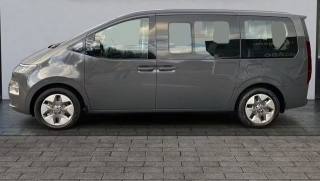 HYUNDAI Staria usata, con Airbag