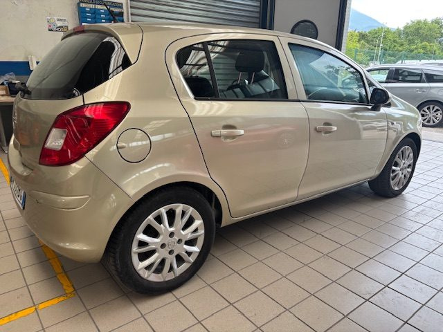OPEL Corsa usata, con Airbag Passeggero
