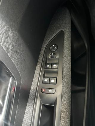 PEUGEOT 3008 usata, con Apple CarPlay