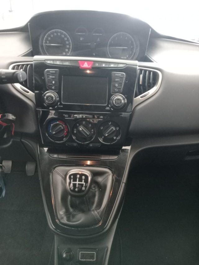LANCIA Ypsilon usata, con USB