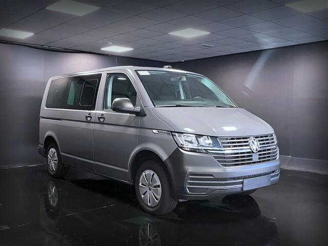 VOLKSWAGEN Caravelle usata, con Autoradio