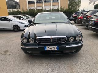 JAGUAR XJ8 usata, con Airbag