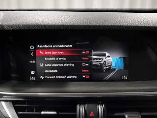 ALFA ROMEO Stelvio usata, con Autoradio digitale