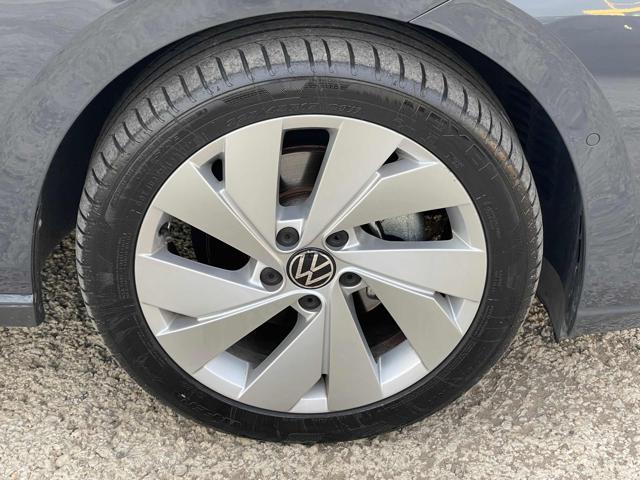 VOLKSWAGEN Golf usata, con Airbag testa