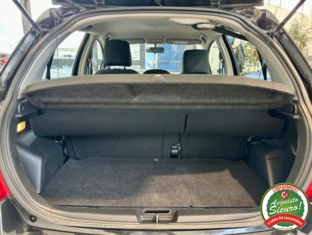 TOYOTA Yaris usata, con Specchietti laterali elettrici